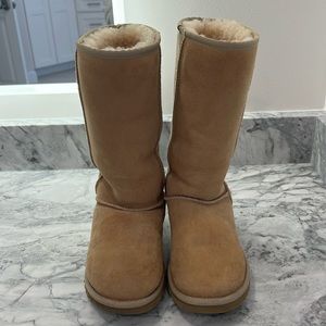 Ugg Size 6 Tall Boot Sand/Beige/Light Brown